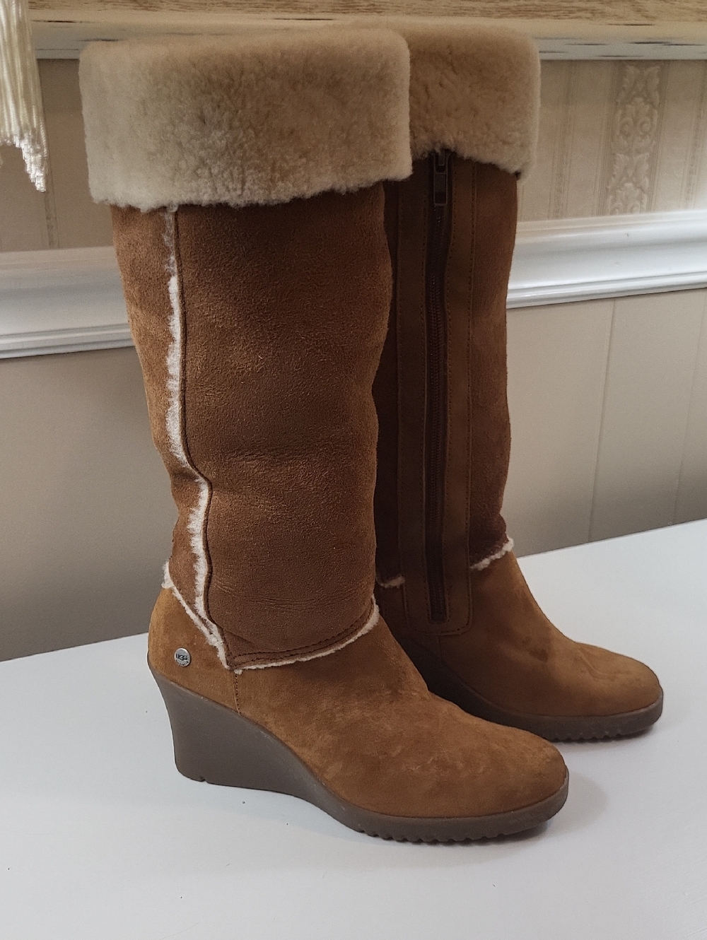 UGG, Tan Suede Wedge Shearling-Lined Boots, SIZE 7